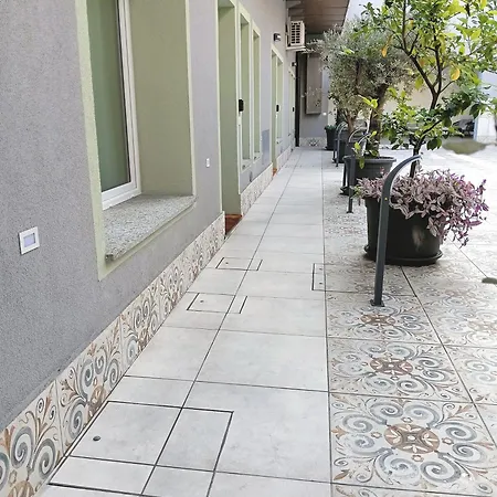 Il Giardino Degli Ulivi P1 * Lissone